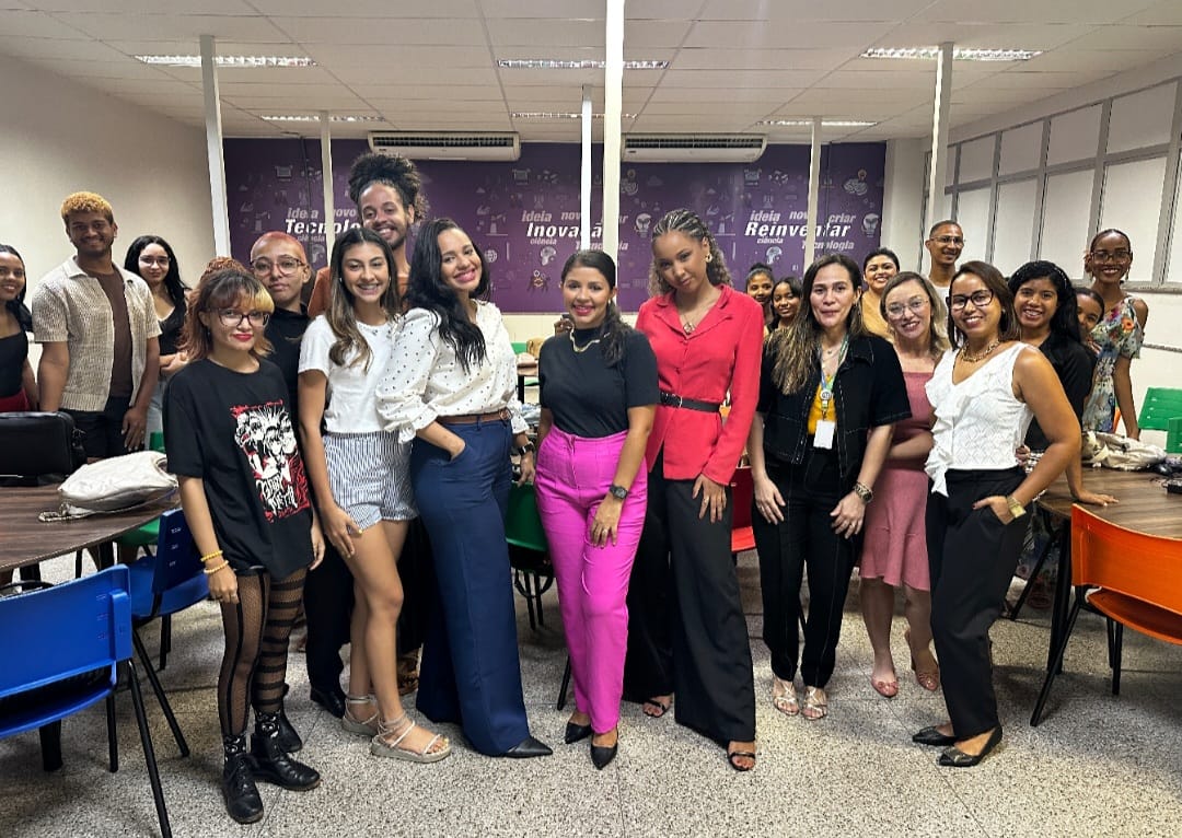 Curso de Design de Moda do UniFacema realiza a palestra “Empreendedorismo na moda: criando sua marca no mundo fashion”