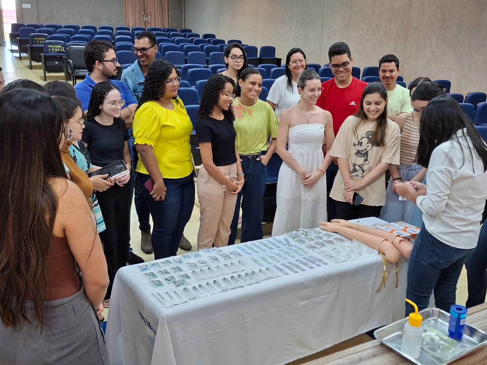 Curso prático capacita acadêmicos de Medicina do UniFacema Campus Caxias em cuidados essenciais para o acesso venoso periférico