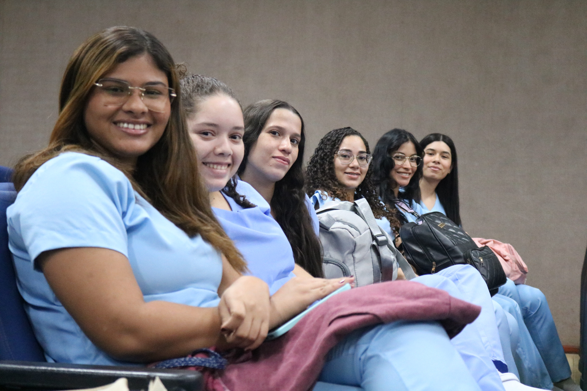 Palestra sobre prática profissional marca programação alusiva ao Dia do Cirurgião-Dentista no UniFacema