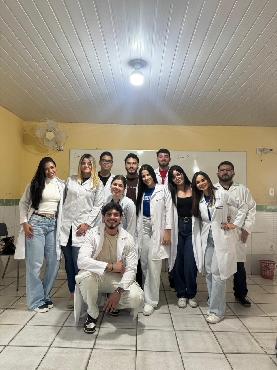 Acadêmicos do 2º período de Medicina do UniFacema realizam ação de extensão sobre hanseníase e tuberculose em escola municipal de Caxias