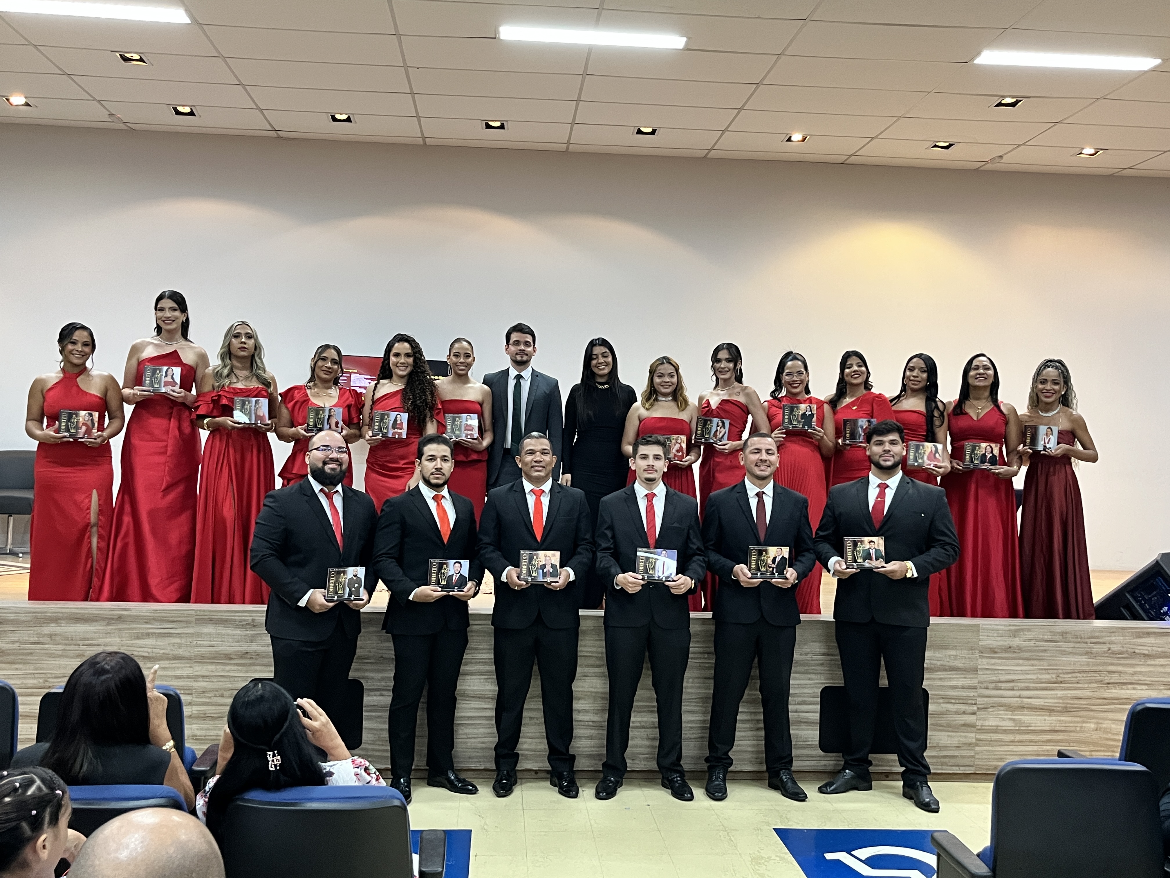 UniFacema realiza cerimônias de descerramento de placas das turmas concluintes 2025.2