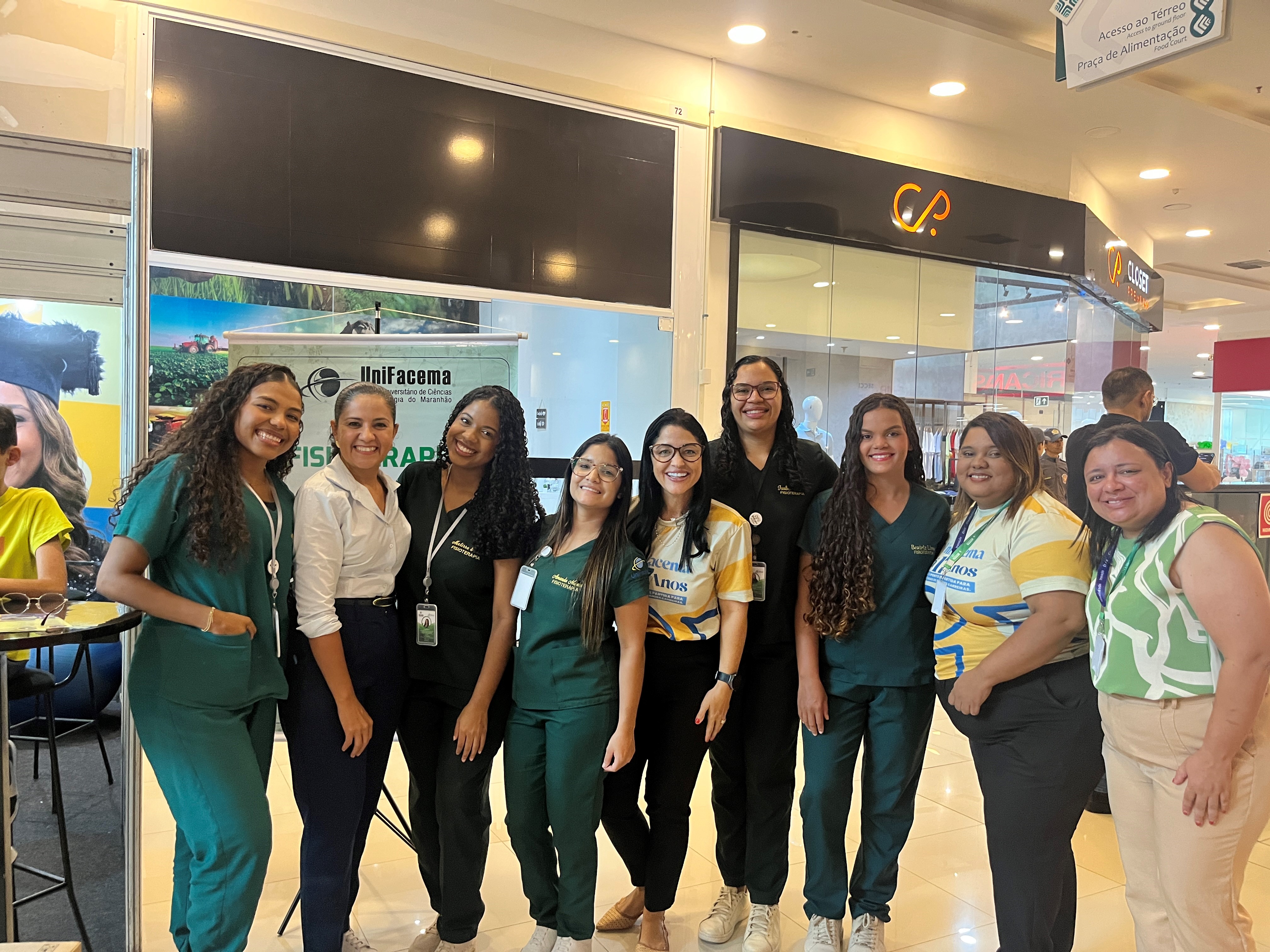 Curso de Fisioterapia do UniFacema promoveram orientações sobre saúde reprodutiva e educação postural na Praça de Justiça & Cidadania