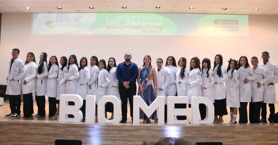 Cerimônia do Jaleco marca início da trajetória acadêmica de estudantes de Biomedicina no UniFacema Campus Caxias