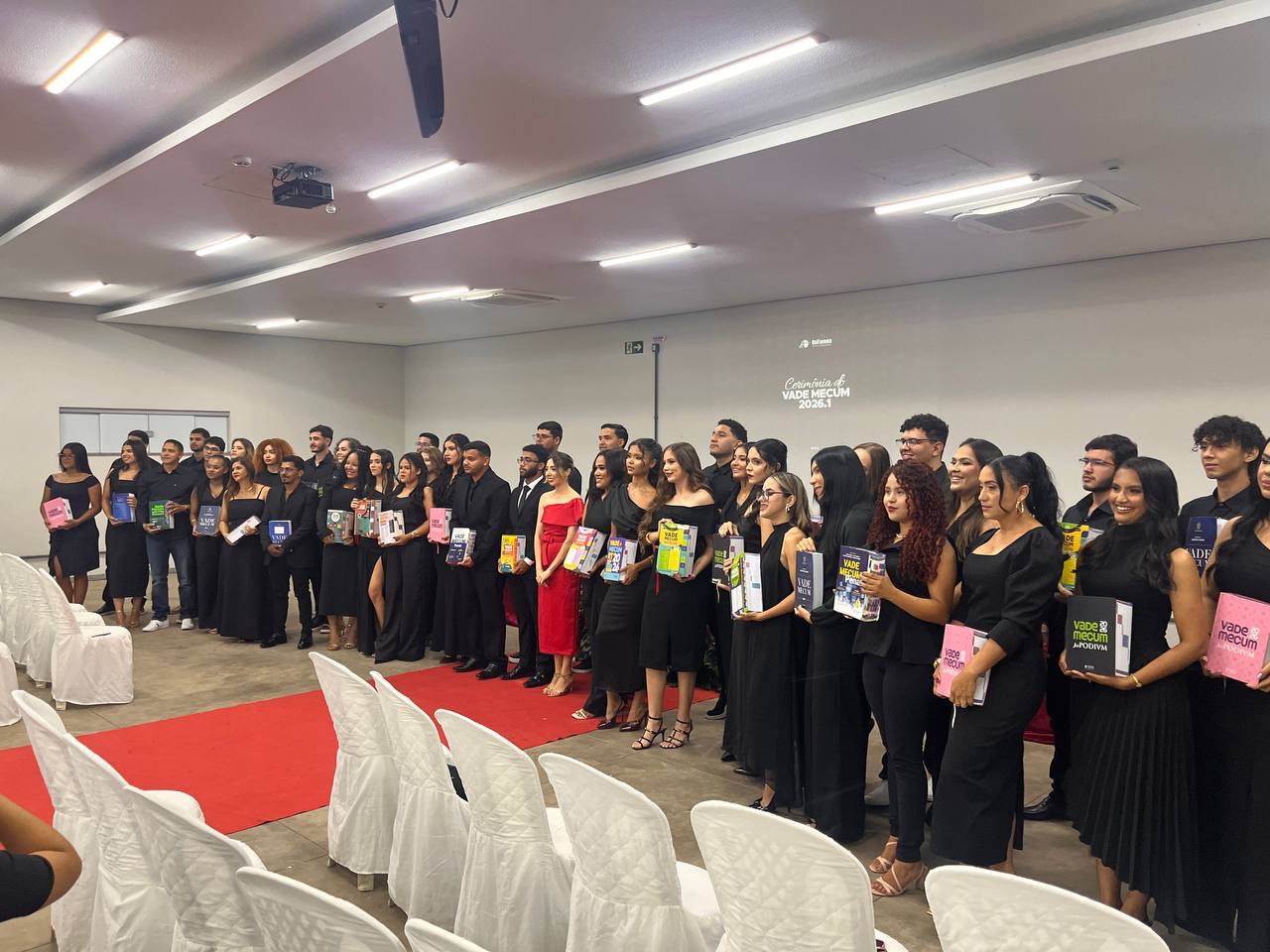 Cerimônia do Vade Mecum marca início da formação acadêmica de estudantes de Direito no UniFacema Presidente Dutra