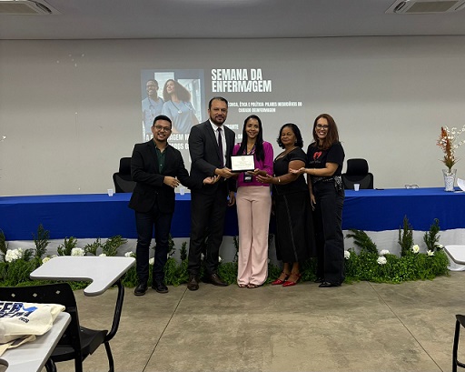 Coordenadora de Enfermagem do UniFacema Campus Presidente Dutra é homenageada pelo COREN-MA durante Semana da Enfermagem