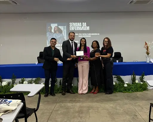 Coordenadora de Enfermagem do UniFacema Campus Presidente Dutra é homenageada pelo COREN-MA durante Semana da Enfermagem