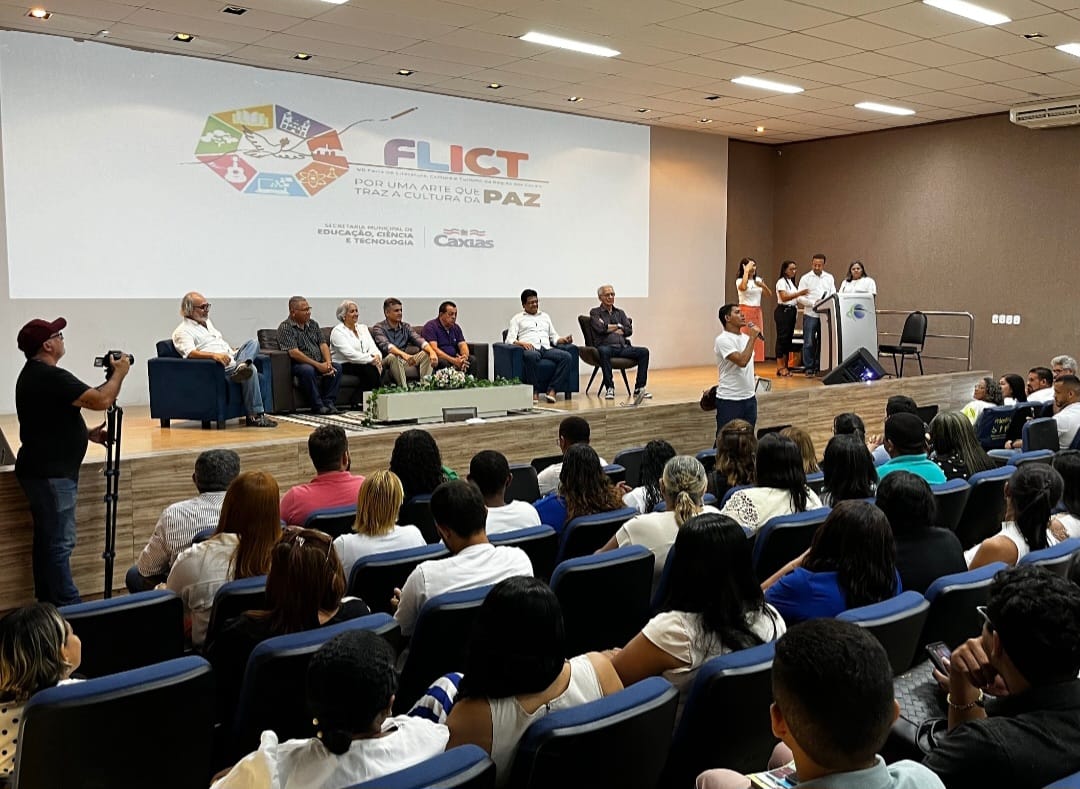 Aberturas da 7ª Edição da Feira de Literatura, Cultura e Turismo e da 22ª Feira Municipal de Literatura são realizadas no UniFacema