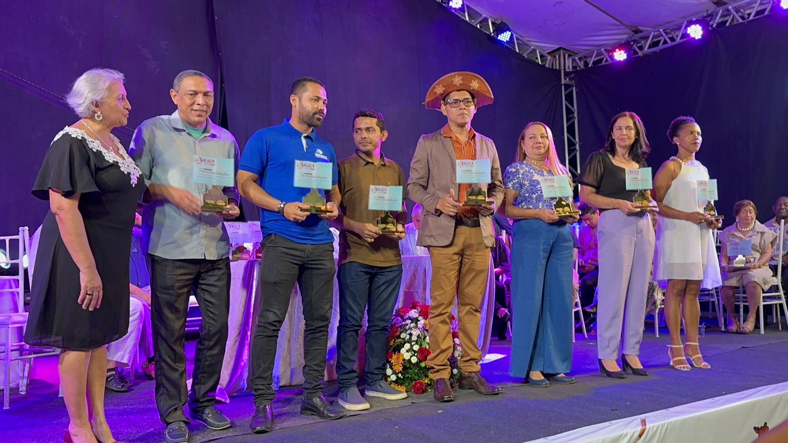 UniFacema é homenageado com o “Troféu Personalidades” durante VII Feira de Literatura, Cultura e Turismo da Região dos Cocais (FLICT)