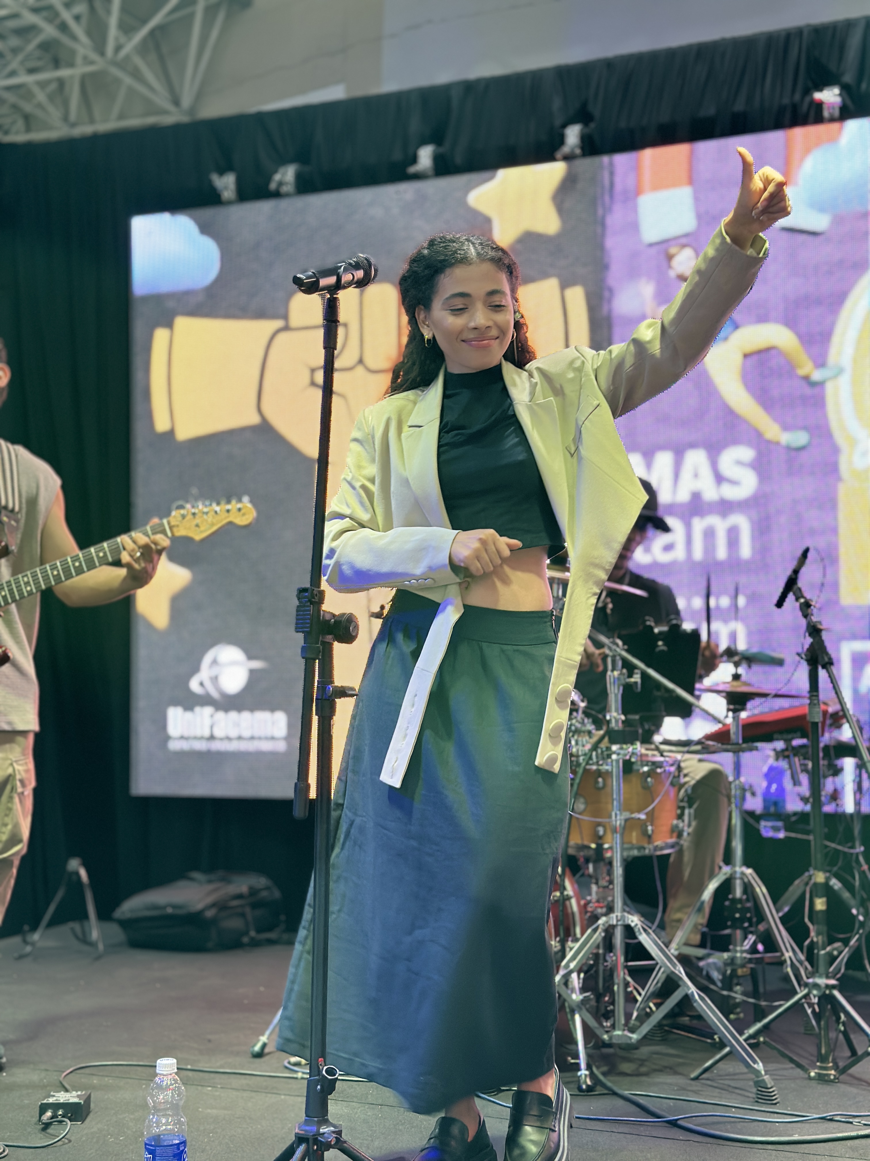 Edição Especial do Quartalento dedicada ao Dia do Estudante contou com show da cantora Torii Huang